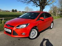 Used Ford Focus Zetec 125 HP (91 kW) 2012 Red Hatchback
