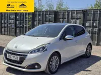 Used Peugeot 208 Allure 110 HP (80 kW) 2017 White Hatchback