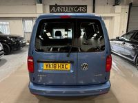 Usado VW Caddy Highline 102 HP (75 kW) 2018 Azul Monovolume