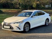 Used Lexus ES300H 2019 White Sedan