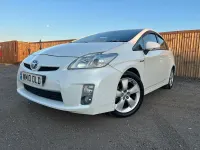 Used Toyota Prius 136 HP (100 kW) 2010 White Hatchback