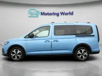 Used Ford Grand Tourneo Connect Active 122 HP (89 kW) 2023 Blue MPV