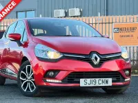 Used Renault Clio IV Play 90 HP (66 kW) 2019 Red Hatchback
