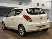 Used Hyundai i20 Active 85 HP (62 kW) 2013 White Hatchback