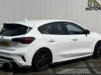 Used Ford Focus ST 280 HP (205 kW) 2019 White Hatchback