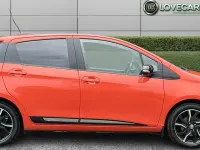 Begagnad Toyota Yaris Edition 99 HK (72 kW) 2016 Orange Halvkombi