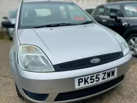 Usado Ford Fiesta Style 75 HP (55 kW) 2005 Prateado Citadino