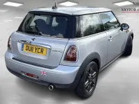 Usado Mini Cooper D Hatch 2011 Prateado Citadino