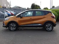 Used Renault Captur Dynamique 90 HP (66 kW) 2017 Orange and black SUV