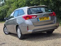 Used Toyota Auris Hybrid 136 HP (100 kW) 2014 Bronze Estate