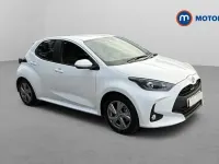 Used Toyota Yaris 116 HP (85 kW) 2025 White Hatchback