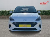 Used Hyundai i10 SE 84 HP (61 kW) 2021 White Hatchback