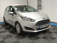 Używany Ford Fiesta Style 2018 Srebrny Hatchback
