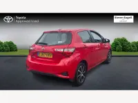 Usado Toyota Yaris 69 HP (50 kW) 2018 Vermelho Citadino