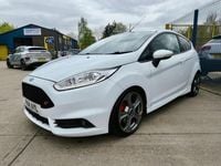Used Ford Fiesta ST 182 HP (133 kW) 2014 White Hatchback