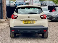 Used Renault Captur Dynamique 90 HP (66 kW) 2017 Cream SUV