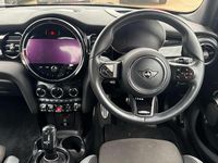 Used Mini Cooper Hatch 134 HP (98 kW) 2021 Red Hatchback