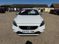 Used Volvo V40 R-Design 190 HP (139 kW) 2015 White Hatchback