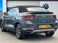 Usado VW T-Roc Cabriolet Style 150 HP (110 kW) 2022 Azul Cabrios