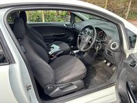 Second-hand Vauxhall Corsa Edition 2011 Alb Hatchback