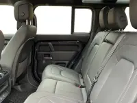 Used Land Rover Defender HSE Dynamic 350 HP (257 kW) 2025 Santorini black Estate