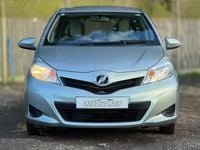 Used Toyota Yaris Edition 69 HP (50 kW) 2012 Silver Hatchback
