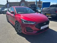 Używany Ford Focus ST-Line 2024 Czerwony Hatchback