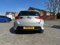 Usado Toyota Auris 2014 Prateado Citadino