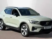 Begagnad Volvo XC40 Plus 163 HK (119 kW) 2024 Grön SUV