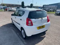 Used Suzuki Alto 2011 White Hatchback