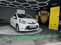 Used Toyota Aygo 68 HP (50 kW) 2012 White Hatchback