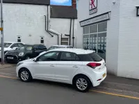 Used Hyundai i20 SE 84 HP (61 kW) 2017 White Hatchback