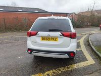Używany Mitsubishi Outlander 150 KM (110 kW) 2019 Biały SUV