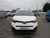 Used Toyota Proace 100 HP (73 kW) 2020 White MPV