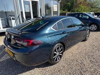 Second-hand Vauxhall Insignia SRi 165 CP (121 kW) 2017 Verde Hatchback