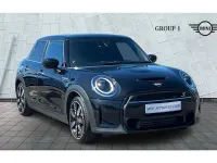 Usado Mini Cooper S Exclusive 178 HP (130 kW) 2023 Preto Citadino