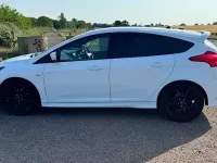 Used Ford Focus ST-Line 125 HP (91 kW) 2017 White Hatchback