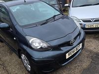 Used Toyota Aygo 67 HP (49 kW) 2011 Green Hatchback