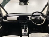 Begagnad Honda Jazz Hybrid 2022 Svart Halvkombi