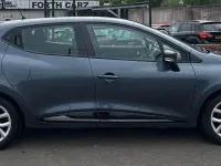 Used Renault Clio Dynamique 90 HP (66 kW) 2017 Grey Hatchback