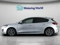 Begagnad Ford Focus ST-Line 125 HK (91 kW) 2024 Silver Halvkombi