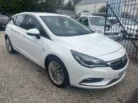 Used Vauxhall Astra Elite 136 HP (100 kW) 2017 White Hatchback