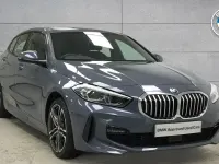 Usado BMW 118 M Sport 134 HP (98 kW) 2023 Cinzento Citadino