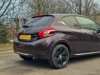 Used Peugeot 208 120 HP (88 kW) 2014 Purple Hatchback