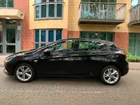 Used Vauxhall Astra SRi 103 HP (75 kW) 2016 Black Hatchback
