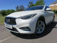Used Infiniti Q30 Business Executive 109 HP (80 kW) 2016 White Hatchback