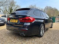Usado BMW 520 M Sport 2017 Gris Familiar