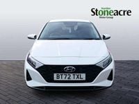 Used Hyundai i20 Premium 100 HP (73 kW) 2022 White Hatchback