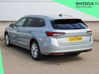 Usado Skoda Superb SE Technology 150 CV (110 kW) 2025 Plateado Familiar