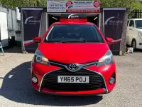 Used Toyota Yaris 99 HP (72 kW) 2015 Red Hatchback
